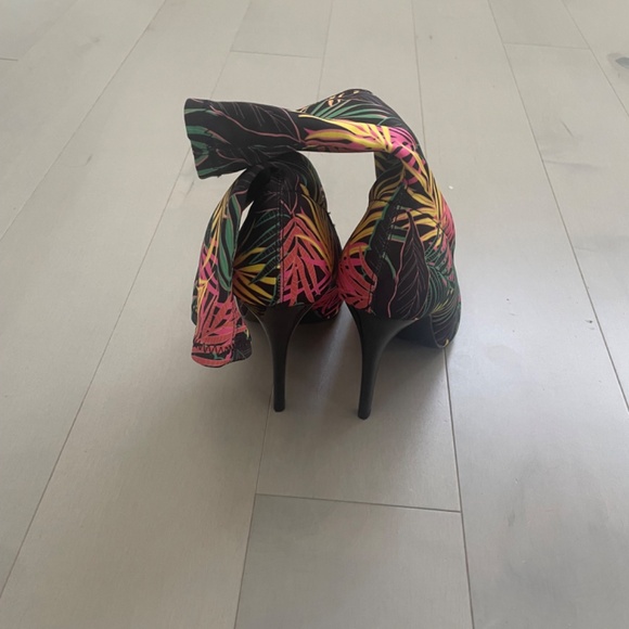 Floral boots - Picture 3 of 3